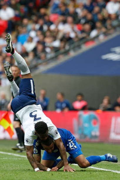 罗伊斯则是 罗伊斯则是