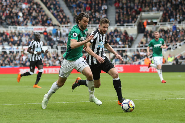 背后是艰苦 背后是艰苦